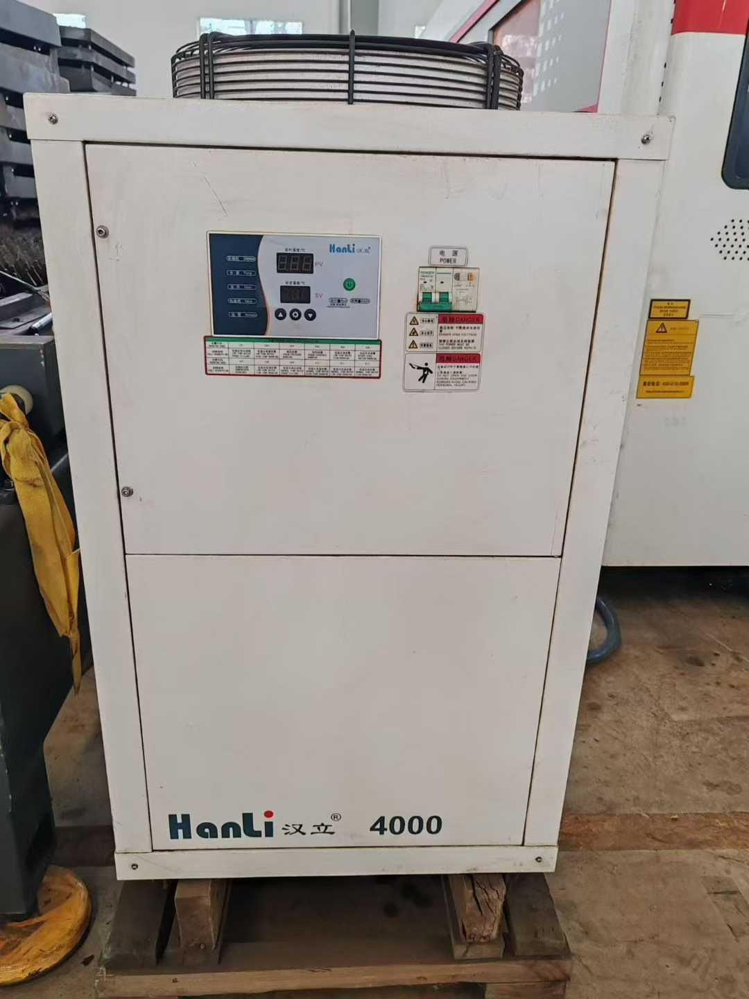 21-year-old Russian laser technology, 3015 exchange belt enclosure, Raycus 4000-watt multi-mode laser, Bochu system, Jiaqiang BM11 cutting head.