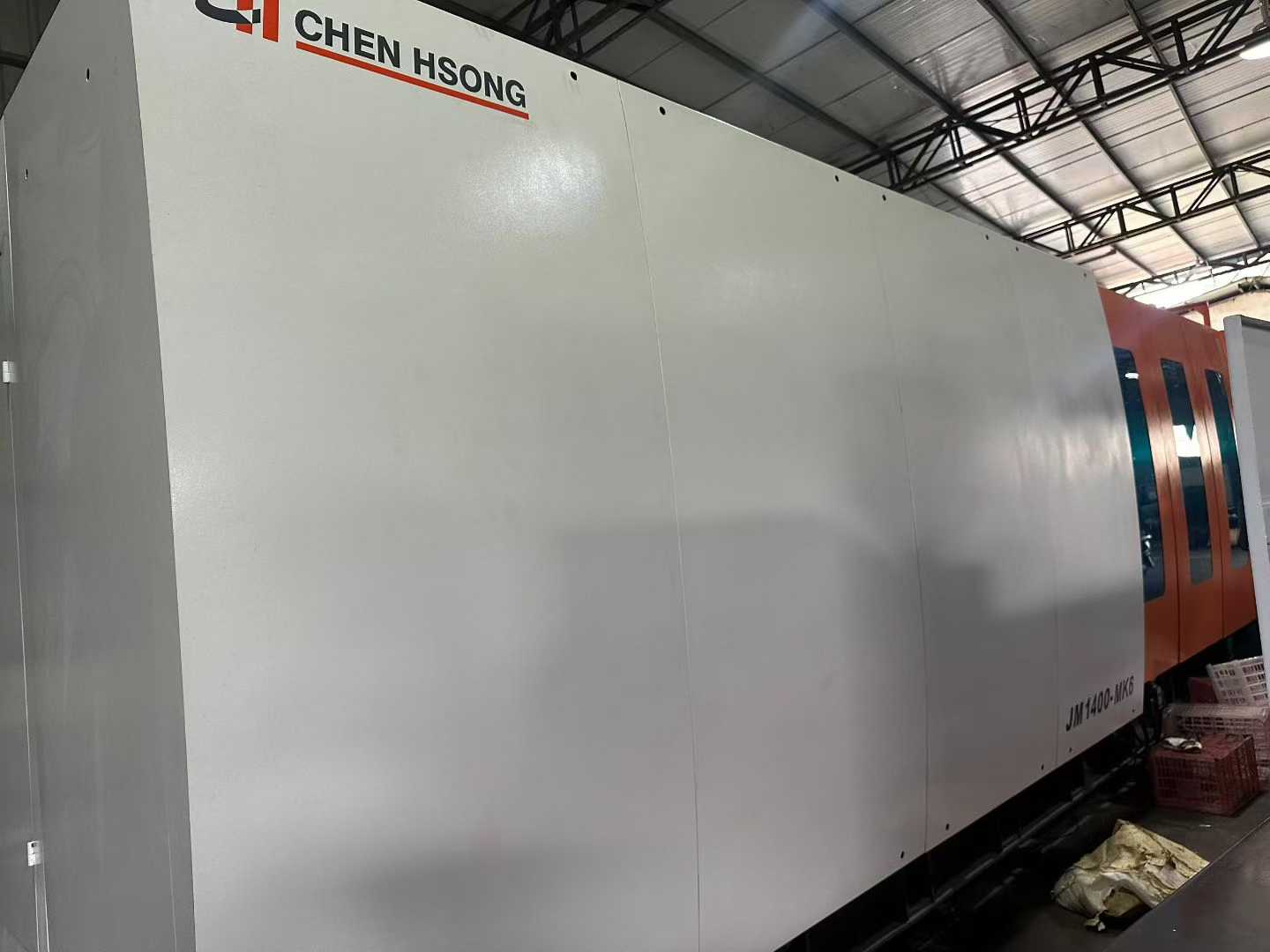 Zhenxiong 1400 screw 130. Injection weight: 6690 grams. Mold size: 1400*1400.