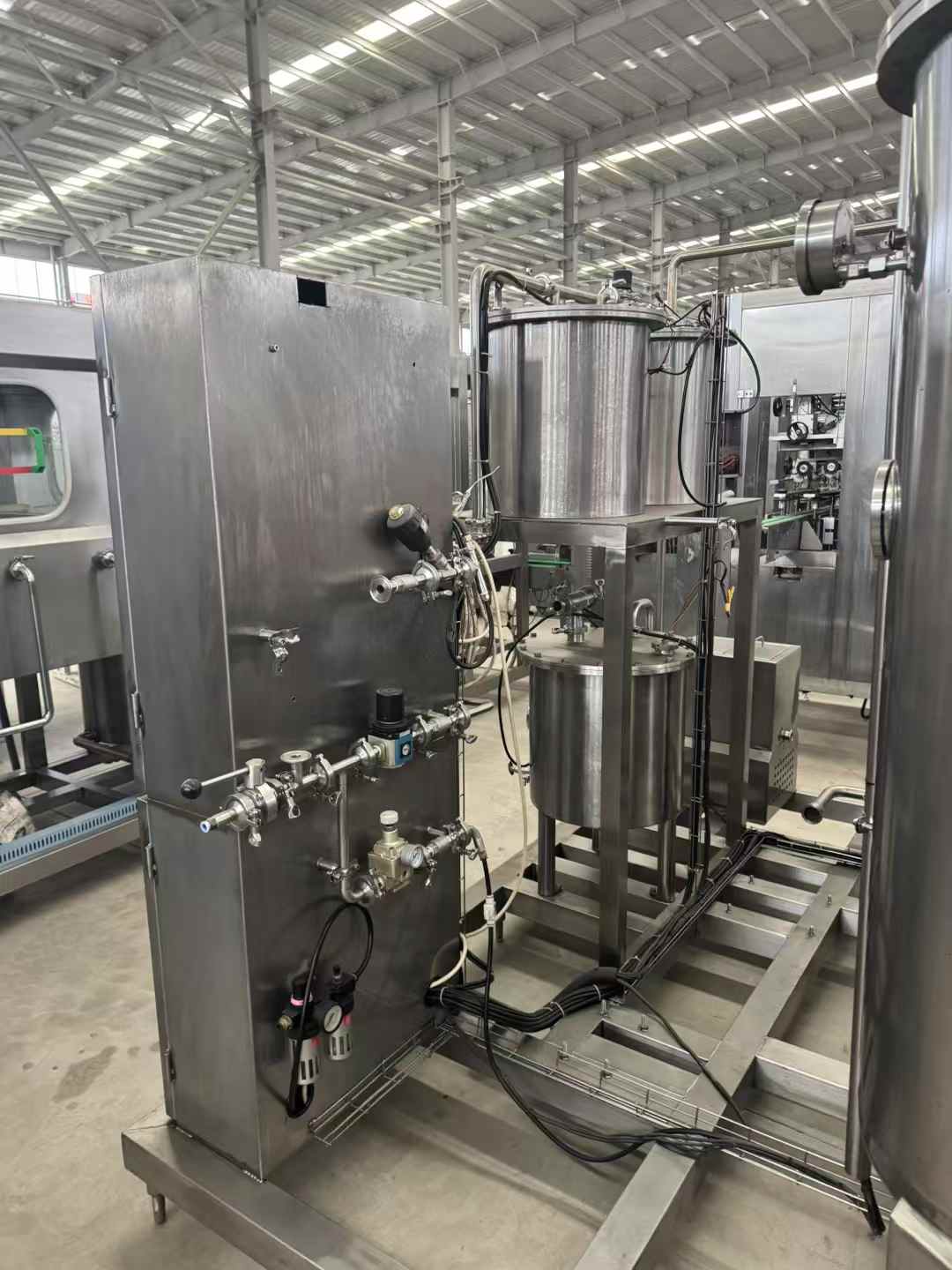 5-ton high-speed mixing machine.