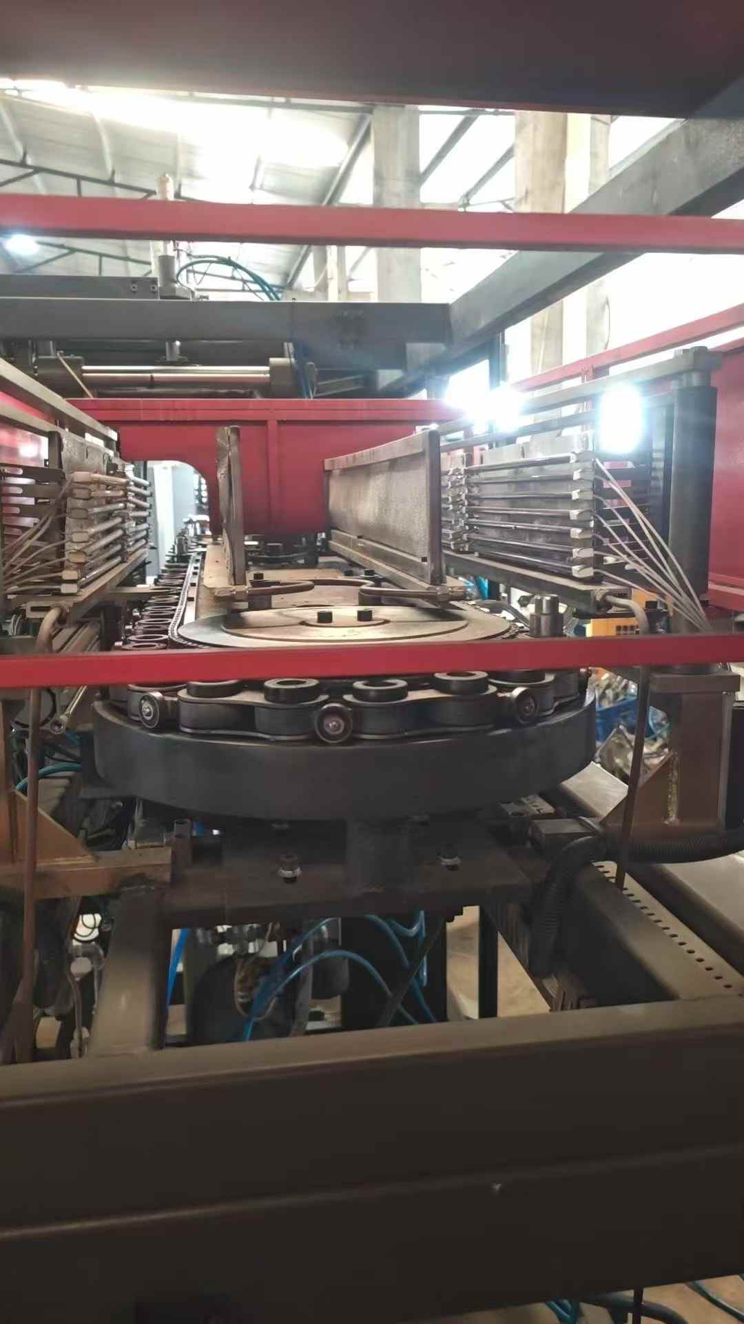 Chuiyi Model 2 Blow Molding Machine, center distance 140.