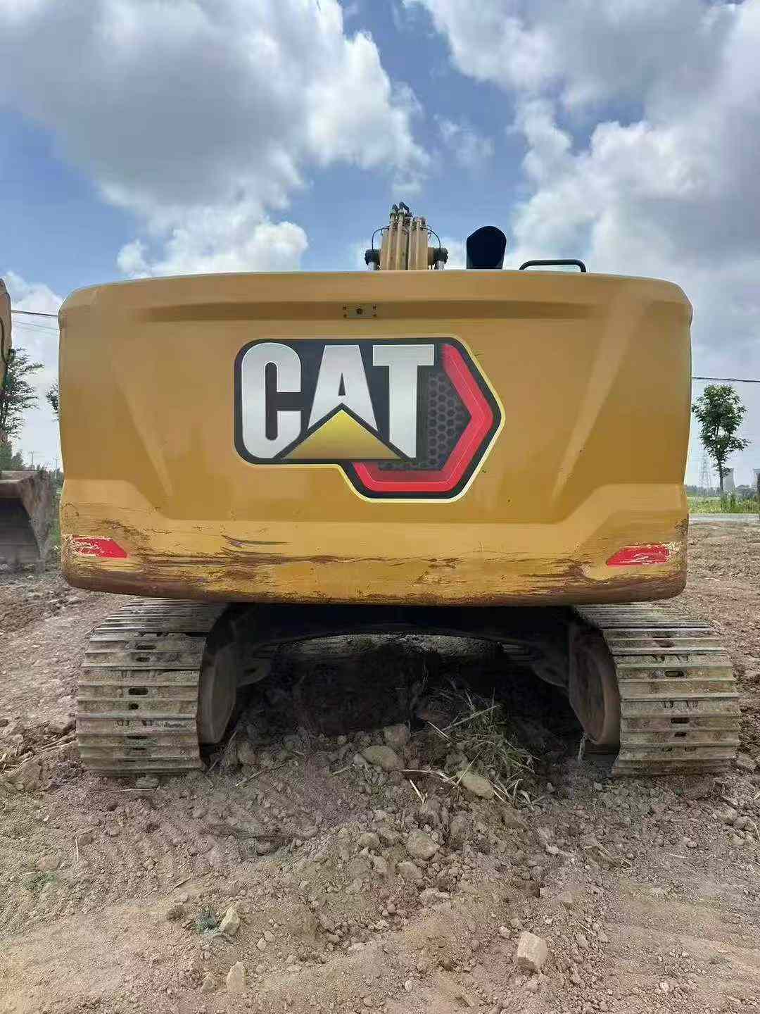 Production of the Caterpillar 333 model in 2022, actual usage of over 7,000 hours.