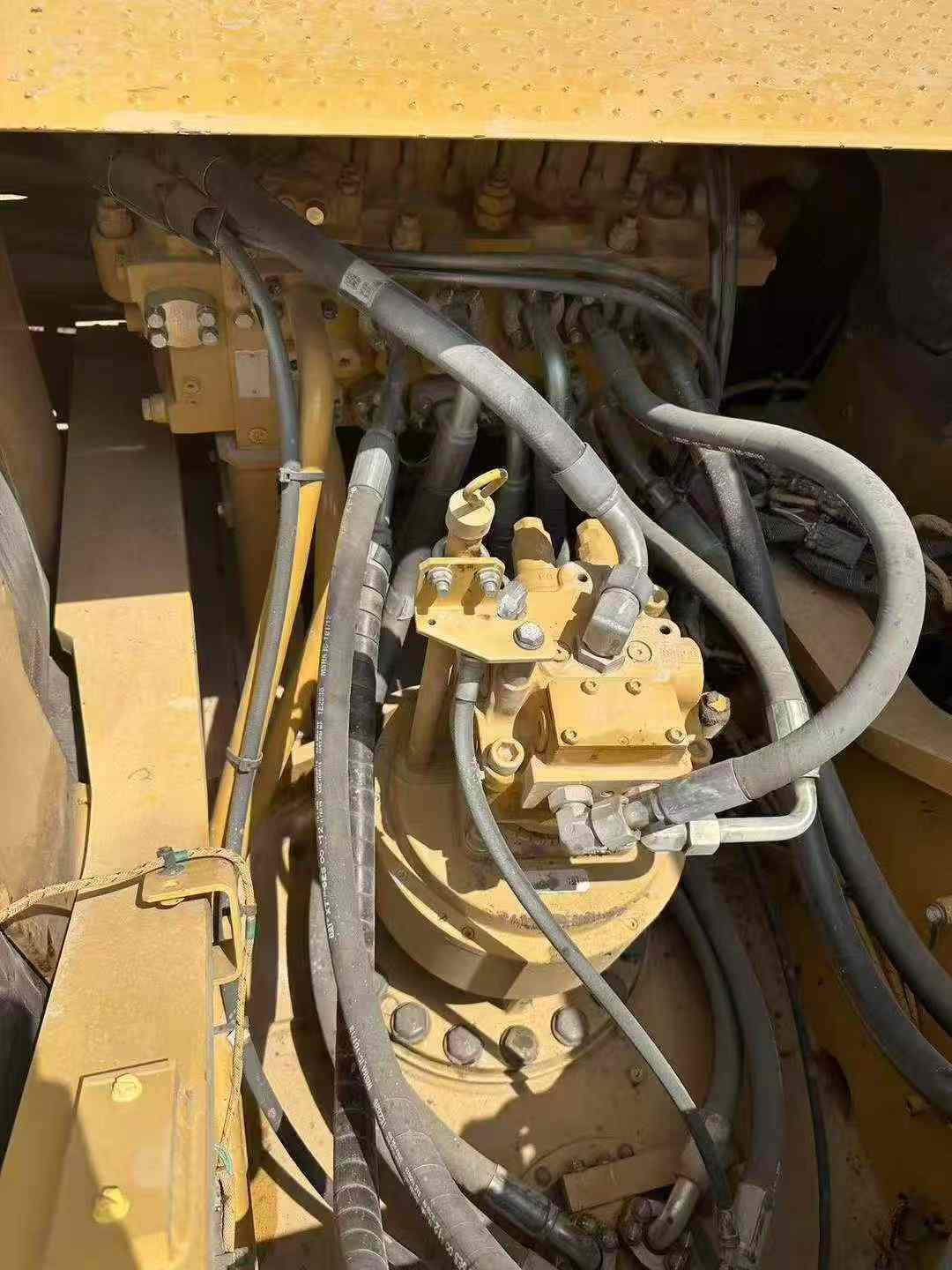 Production of the Caterpillar 333 model in 2022, actual usage of over 7,000 hours.