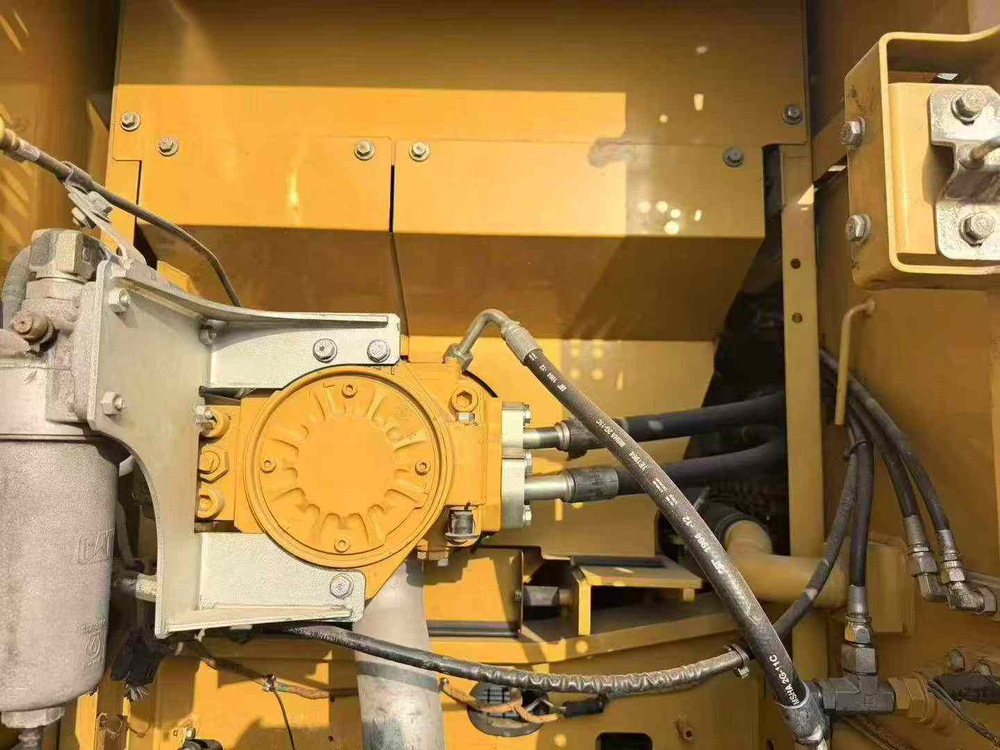 20-year-old high-spec Caterpillar 330.