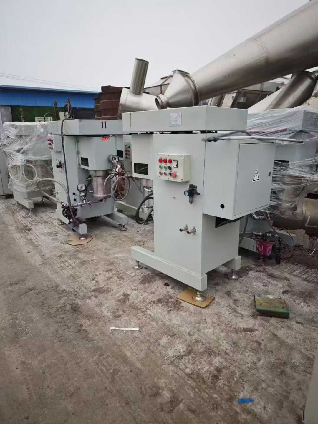 Experimental vertical sand mill.