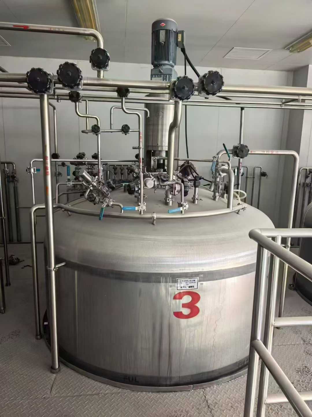 1 unit, 2 units, 3 units, 6 units, 12 units, totaling 50 units. Equipped with liquid mixing tanks; completely new, never filled; made of 316 material.