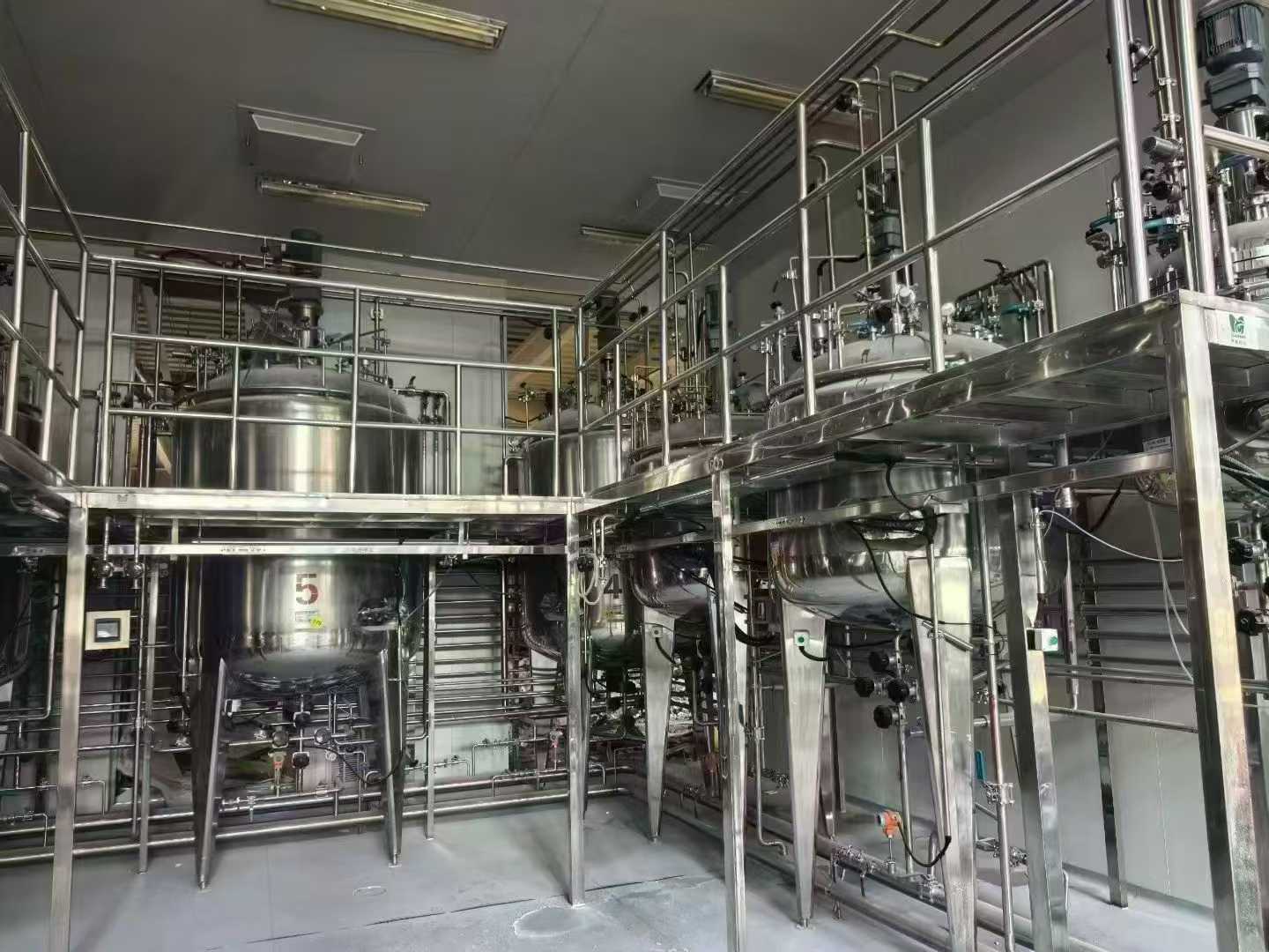 1 unit, 2 units, 3 units, 6 units, 12 units, totaling 50 units. Equipped with liquid mixing tanks; completely new, never filled; made of 316 material.