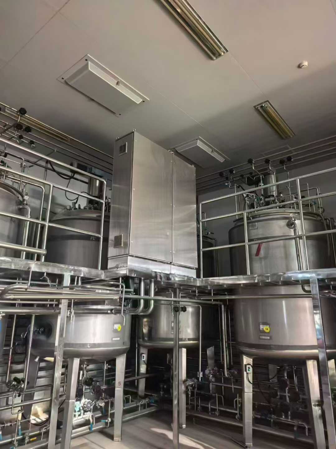 1 unit, 2 units, 3 units, 6 units, 12 units, totaling 50 units. Equipped with liquid mixing tanks; completely new, never filled; made of 316 material.