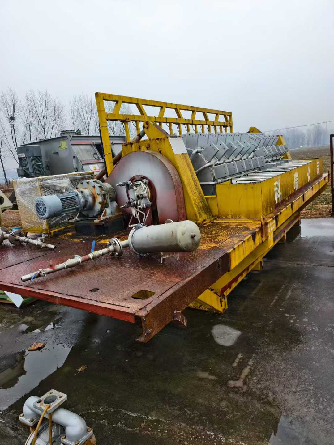 A 60-square-meter vacuum plate-type ceramic filtration machine, fully equipped.