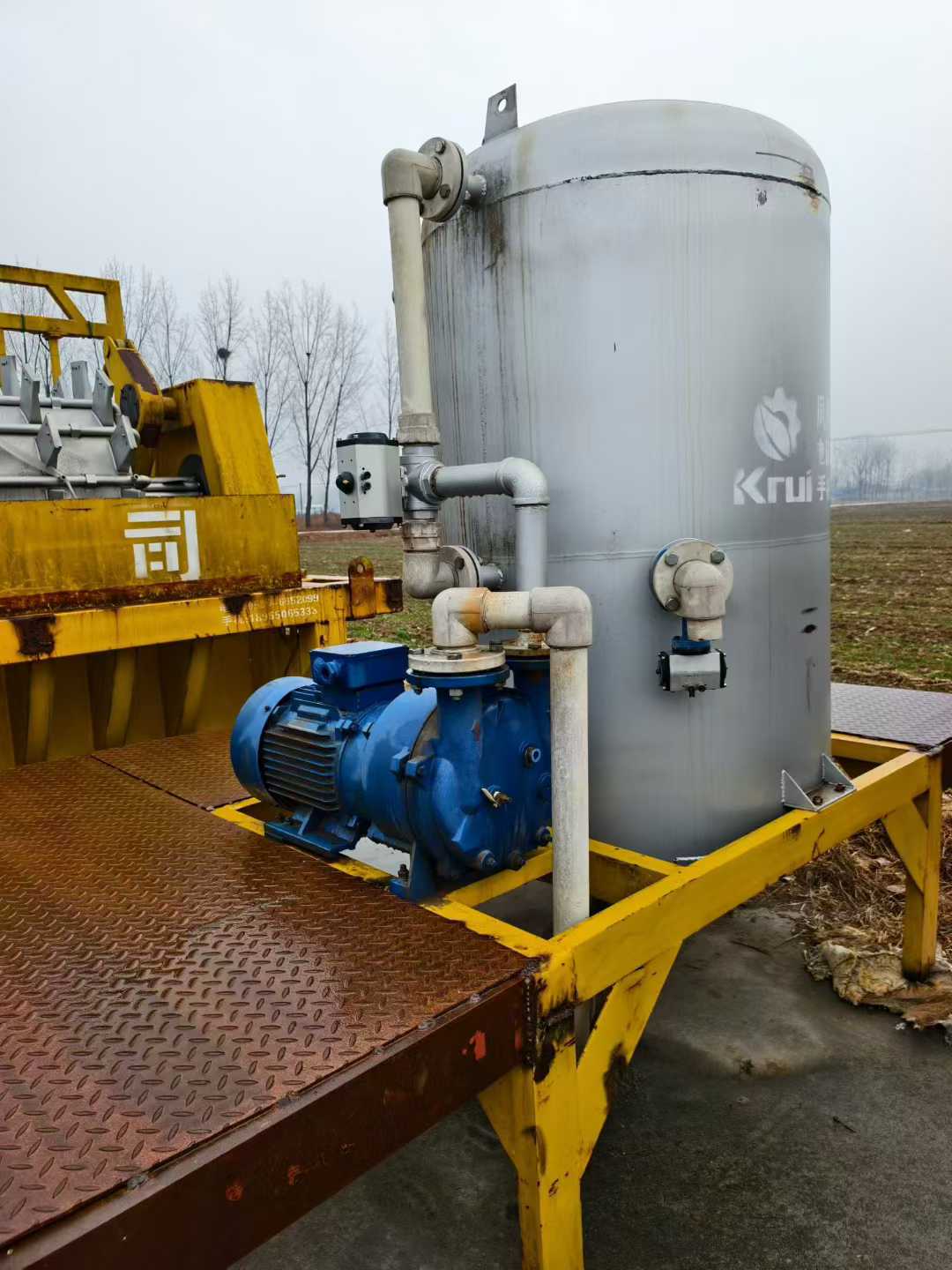 A 60-square-meter vacuum plate-type ceramic filtration machine, fully equipped.