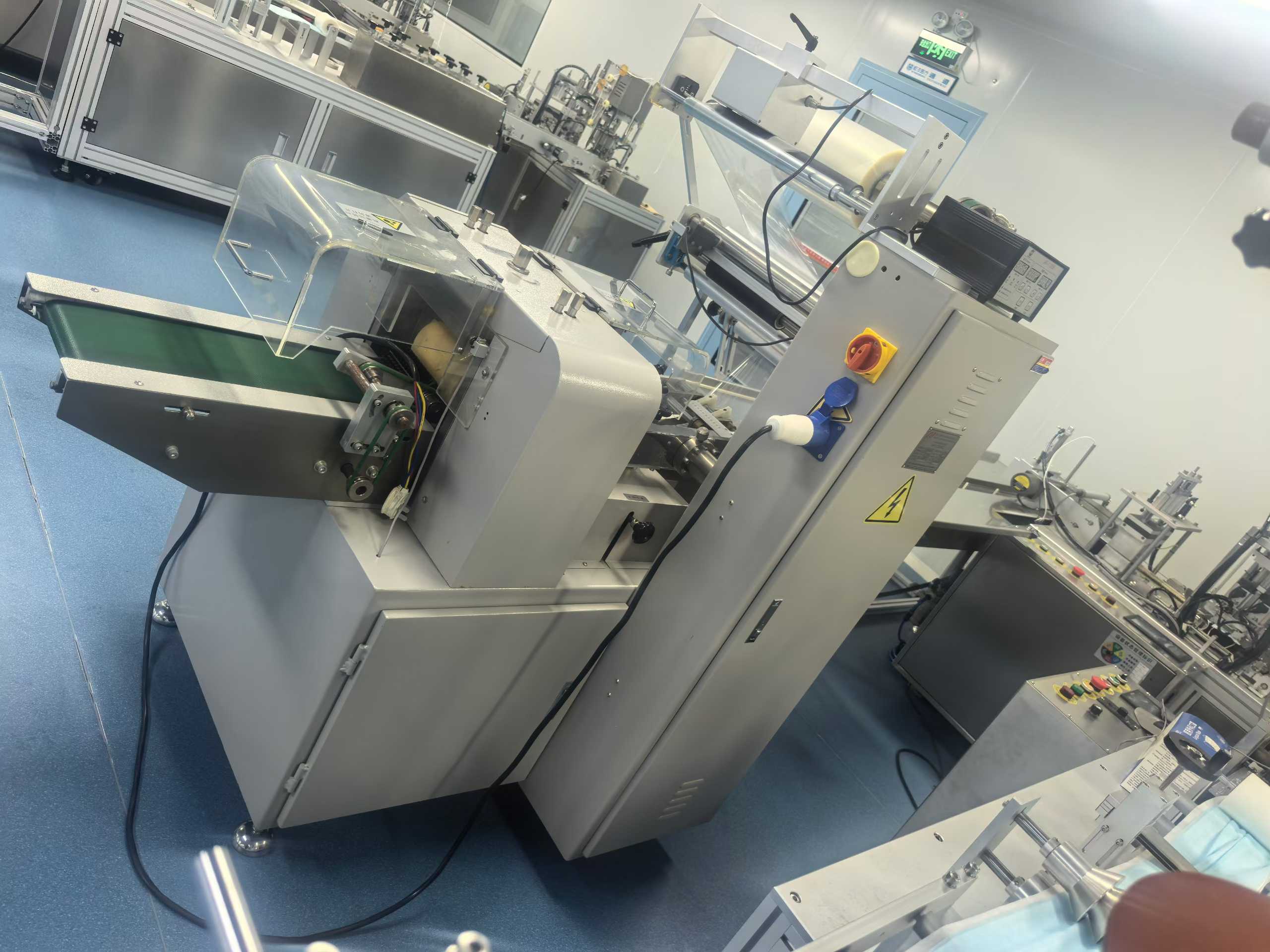 2 Prinehua high-speed pillow packaging machines.