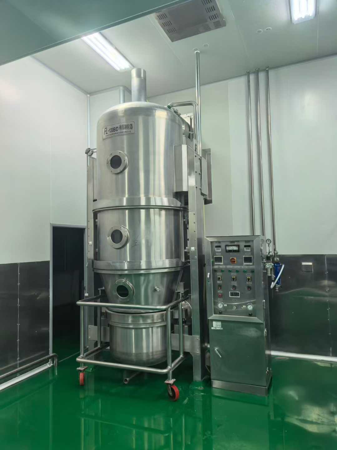 Pharmaceutical machinery: Model 120 Fluid Bed Granulator, Model 7200 Capsule Filling Machine with Mold No. 1.