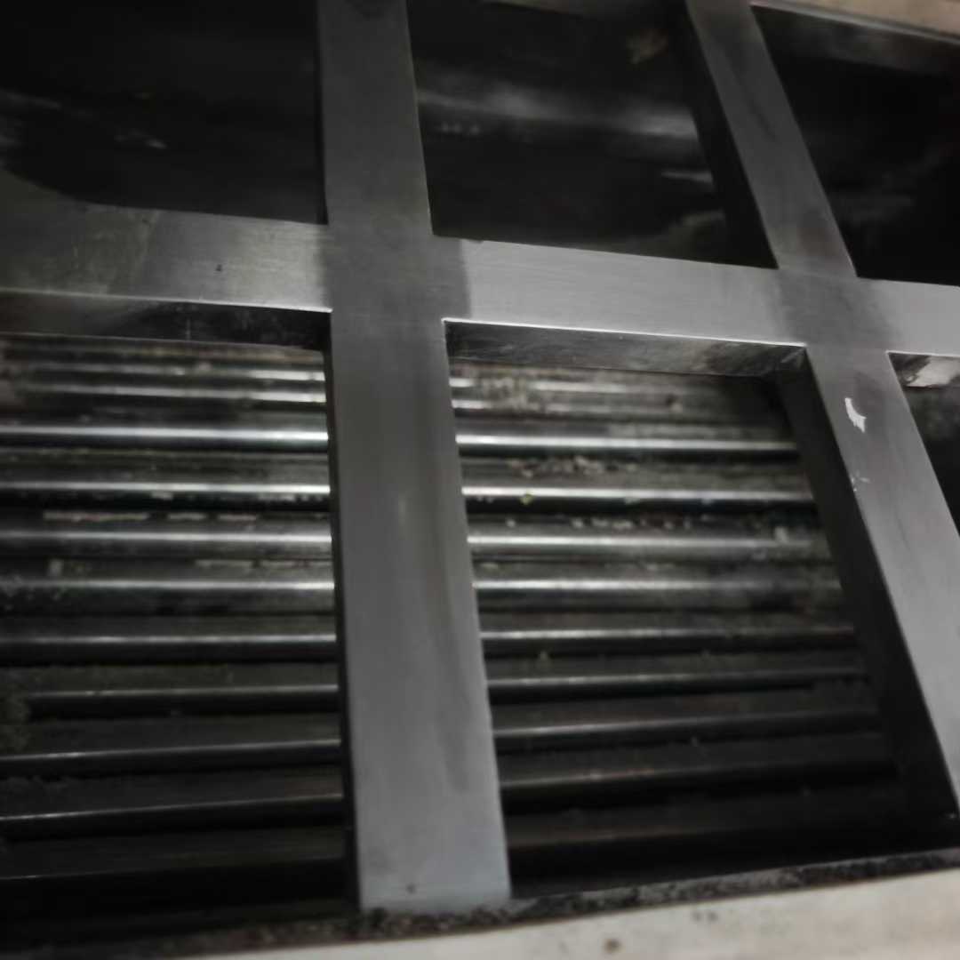 One 100-liter deep-freeze ultra-micro vibratory mill has arrived.