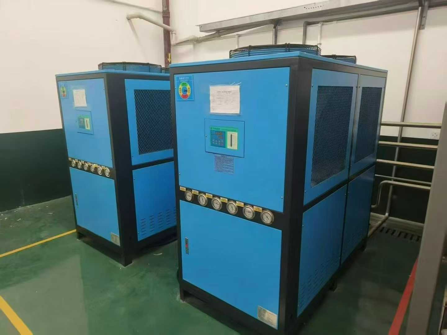 Biological fermentation system with 100 liters and 1,000 liters capacity. 100 liters, 2,000 liters, and 2,000 liter dual-unit fermentation systems. Complete set of equipment.
