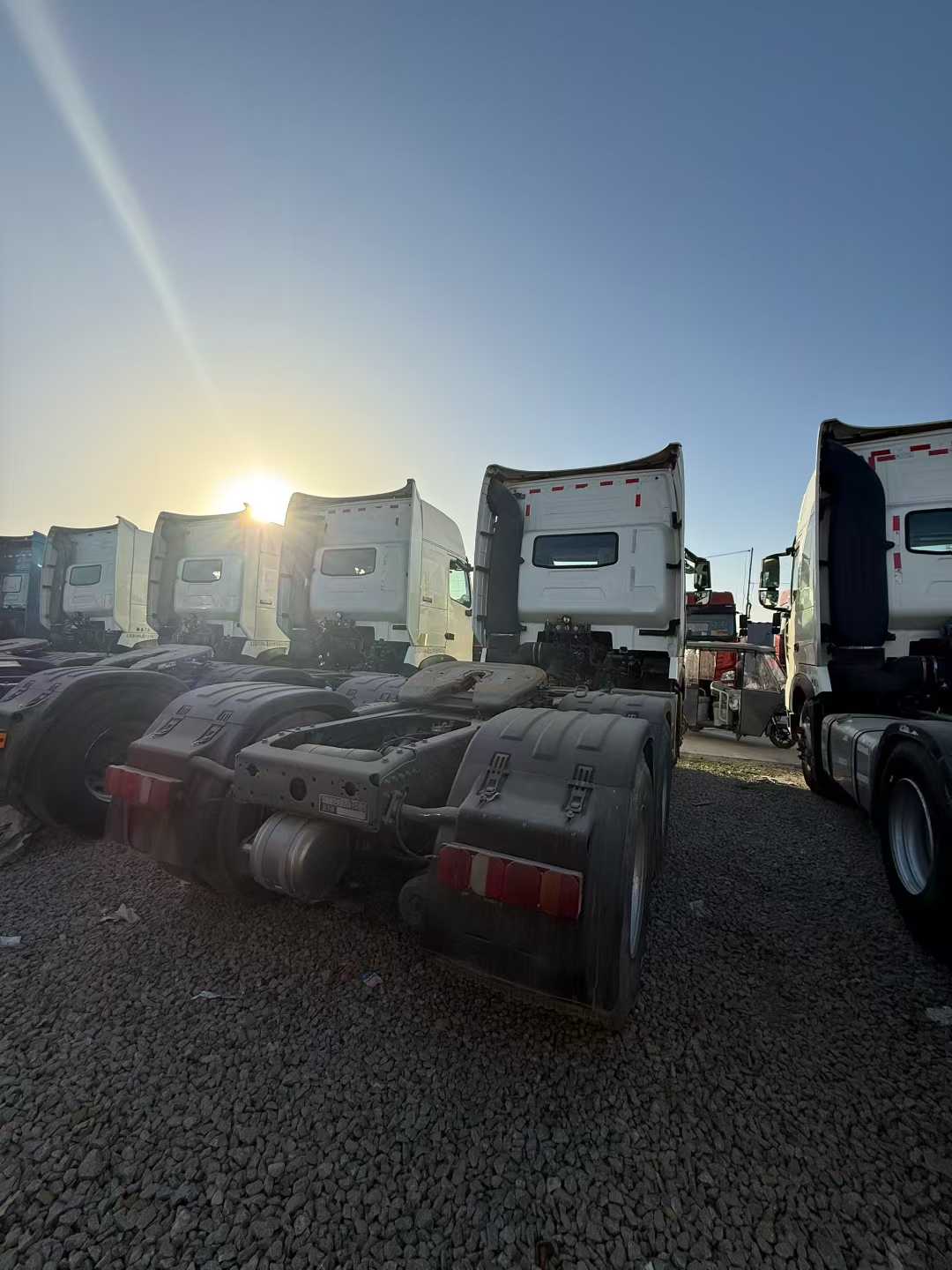 2021 T7H Howo 460 horsepower, MAN engine, Zhongqiu manual transmission gearbox, steel bridge.