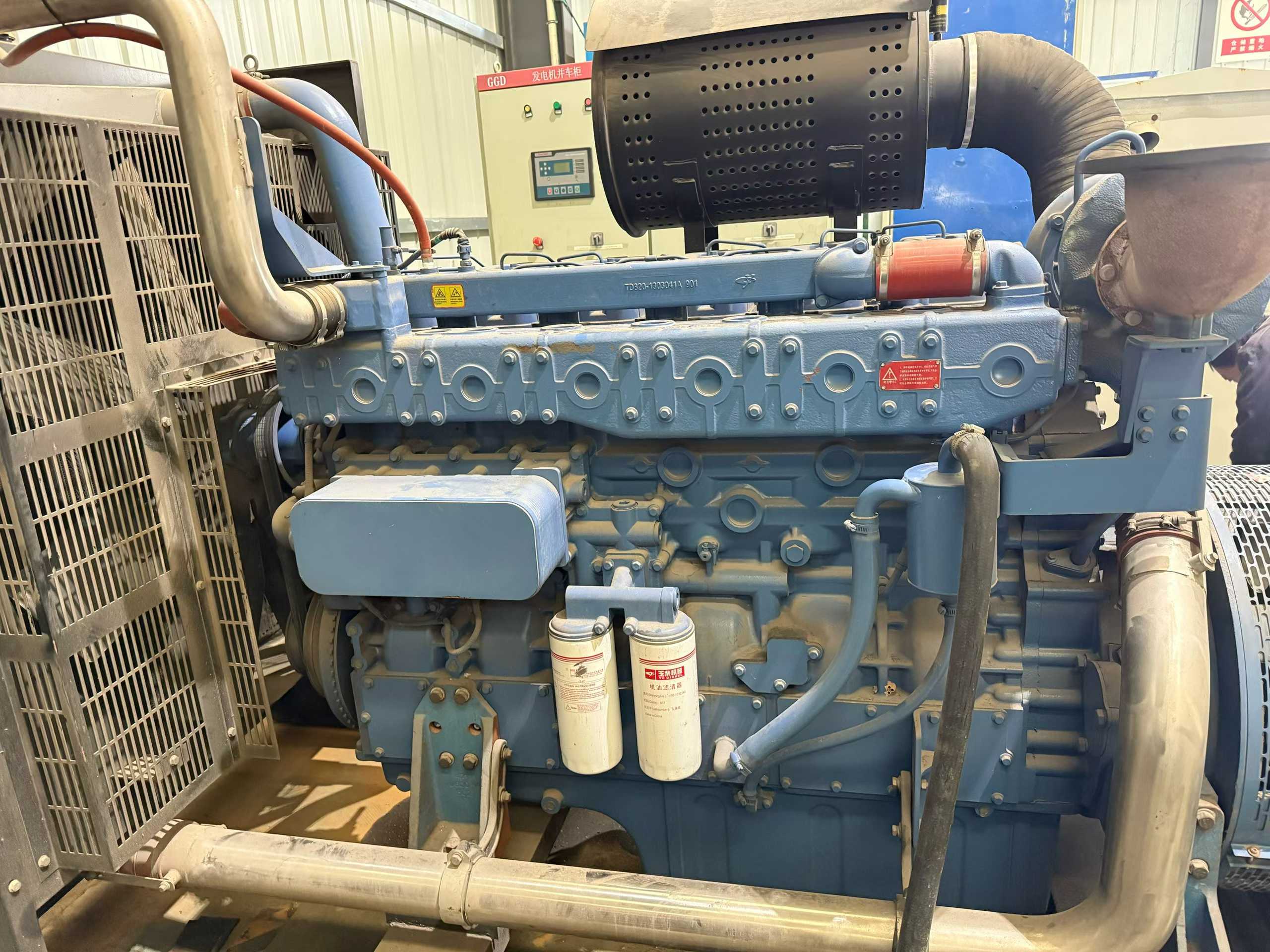 National III electric fuel injection Yuchai 840 engine.