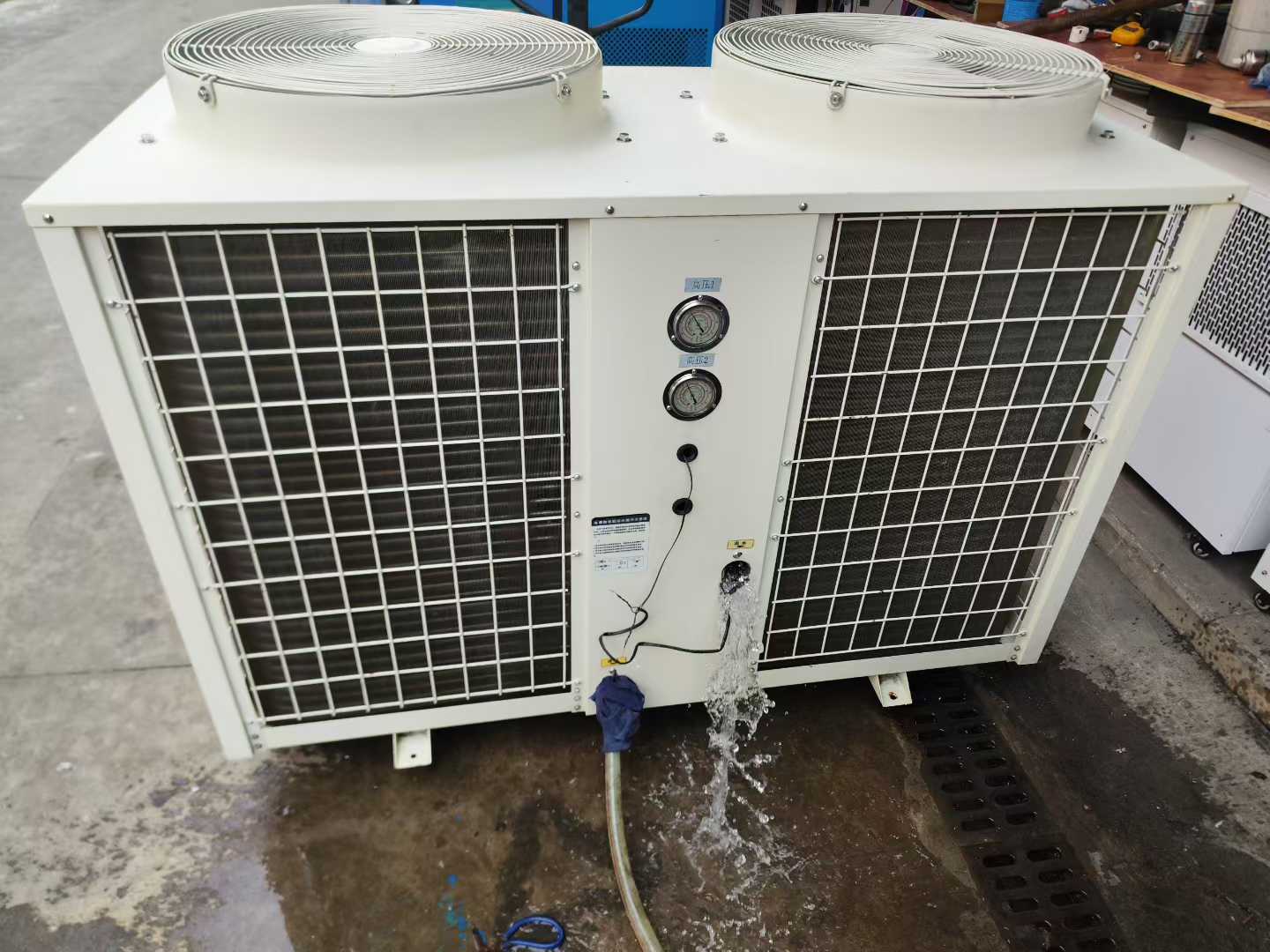 10 units of heat pumps have arrived, comprising 8 units.