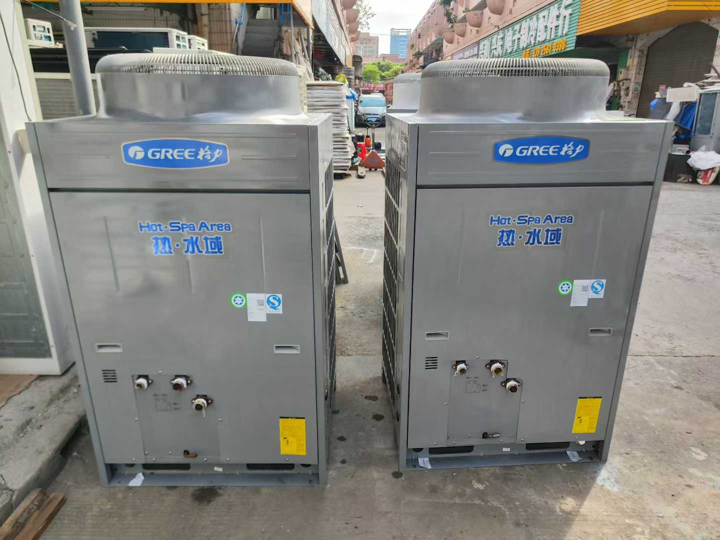 10 units of heat pumps have arrived, comprising 8 units.