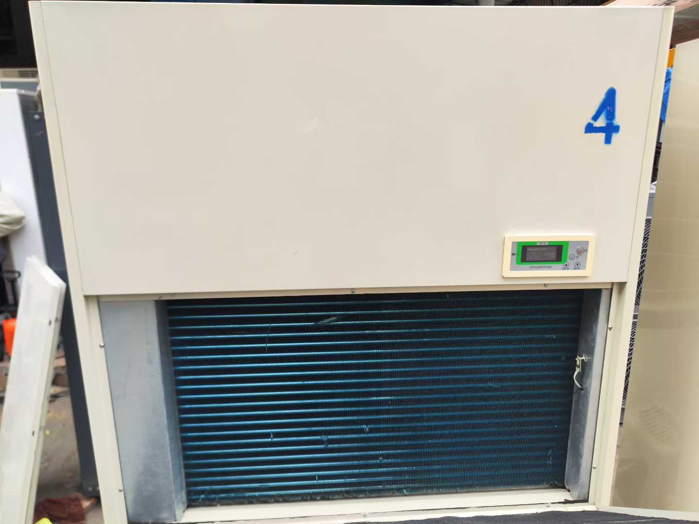 Seven 20-kilogram dehumidifiers have arrived, featuring two 6-horsepower compressors.