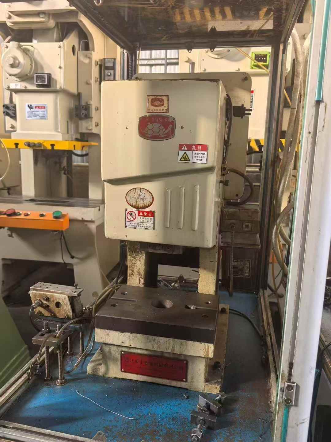 5-ton Gold Turtle press, stroke range of 10-40, 5 units in stock.