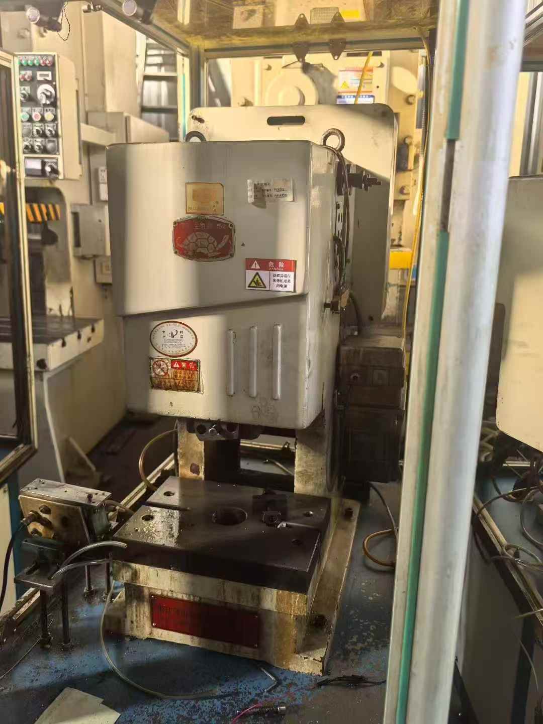 5-ton Gold Turtle press, stroke range of 10-40, 5 units in stock.