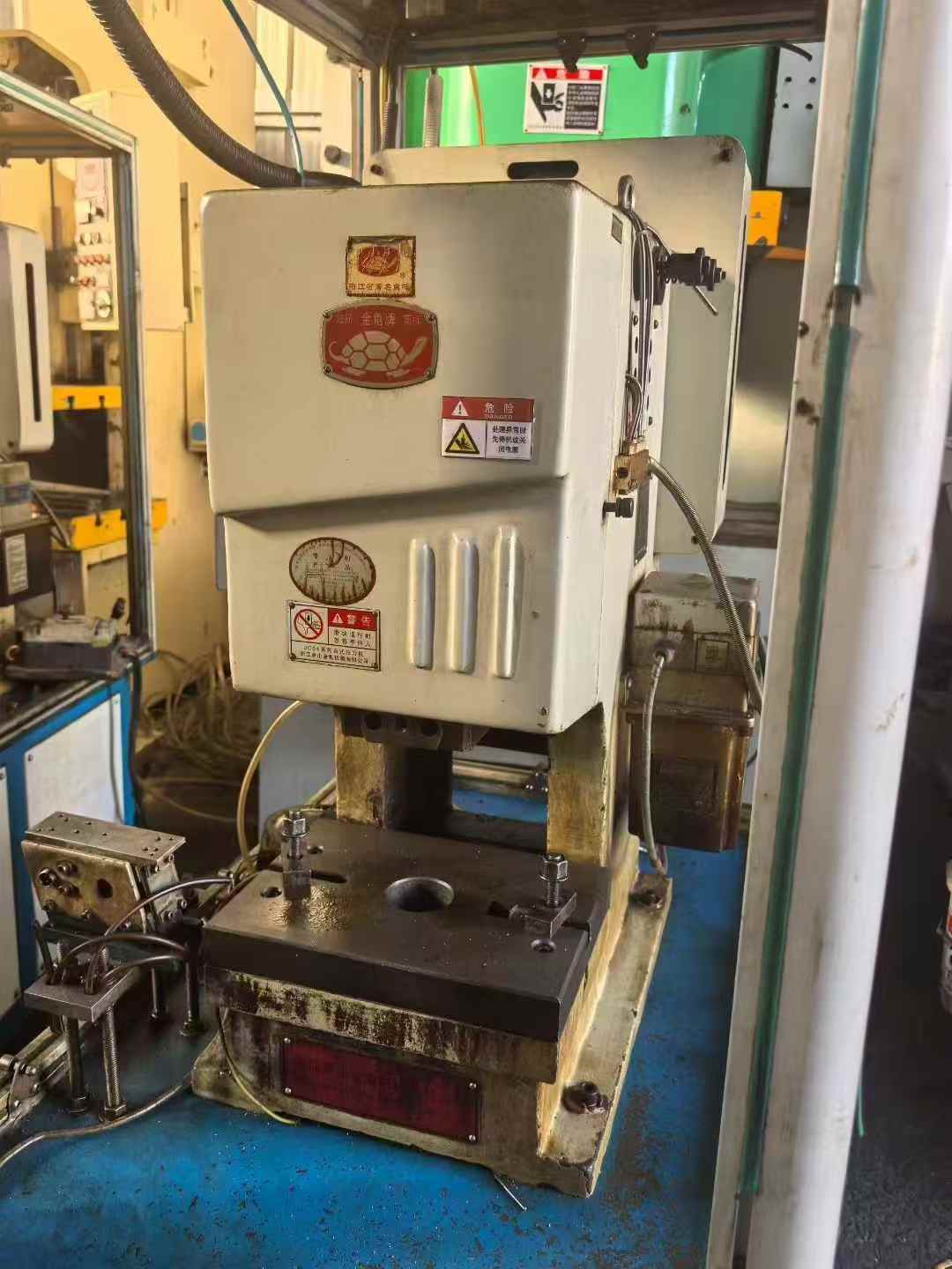 5-ton Gold Turtle press, stroke range of 10-40, 5 units in stock.