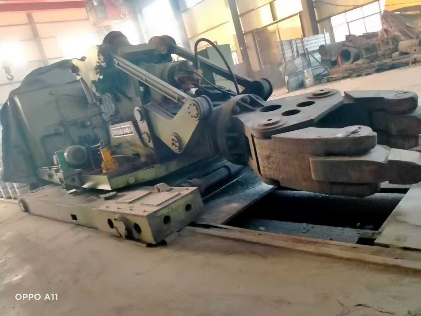 Anyang 3150-ton forging hydraulic press, equipped with a 8-ton robotic arm.