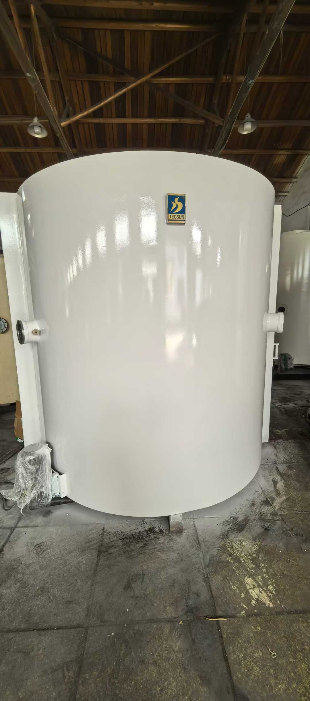 18-year-old Tengsheng high-2m × wide-2.2m coating machine, dual 1000 diffusion pumps, 1200 rotor-piston pumps, dual vacuum pumps, 30-liter maintenance pump.