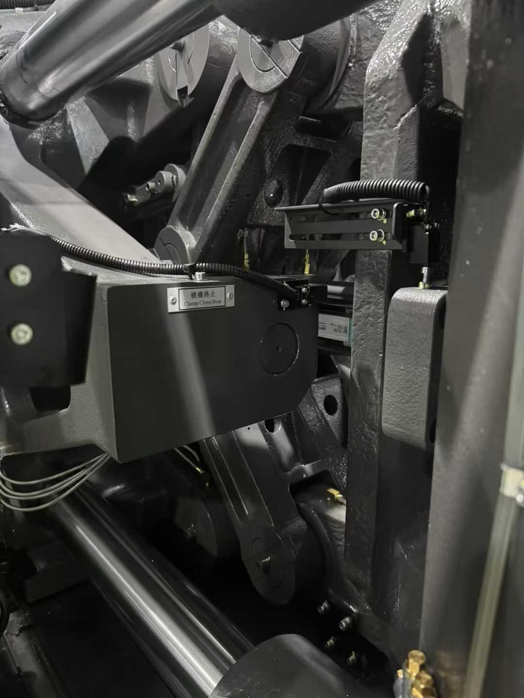 9.999 new Yi’mi 160T, 200T, and 260T servo motors in bulk.