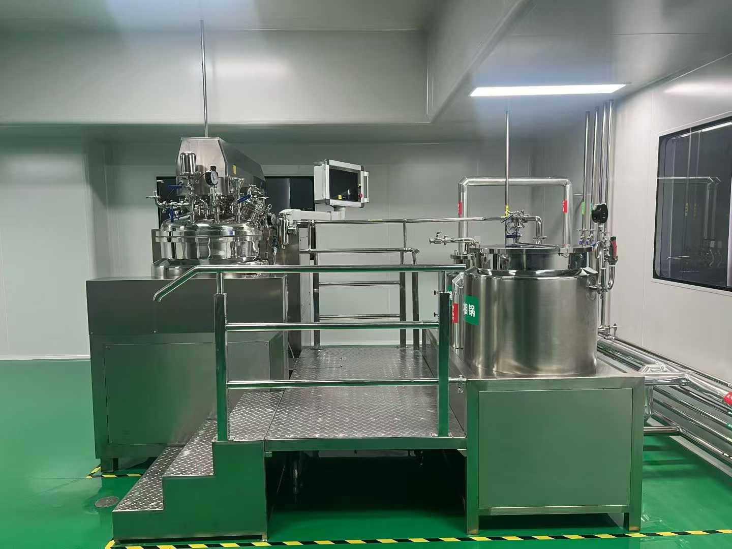 Love to operate a 200-liter vacuum emulsification machine. High-end configuration. Includes a water-oil cooking pot. 2023 model. Not yet installed.