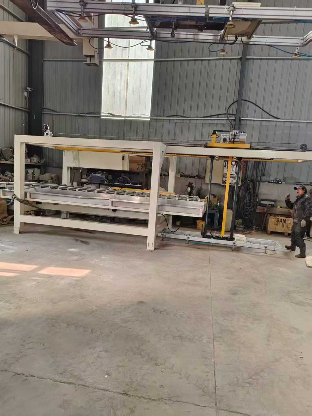 80-65 carbon crystal large panel production line.