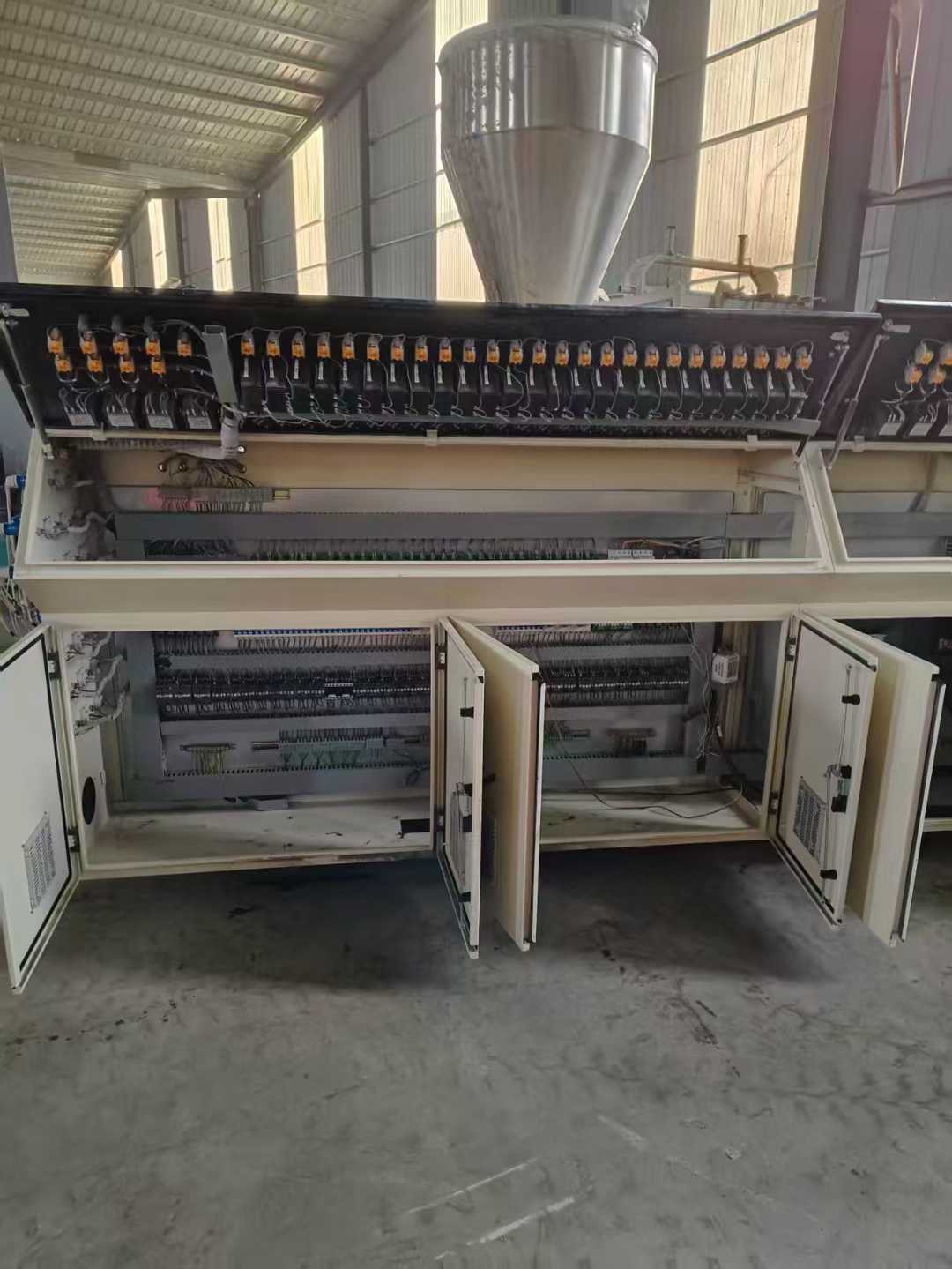 80-65 carbon crystal large panel production line.