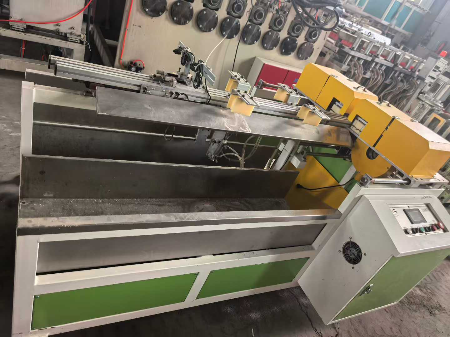 55-spindle dual-outlet profile production line.