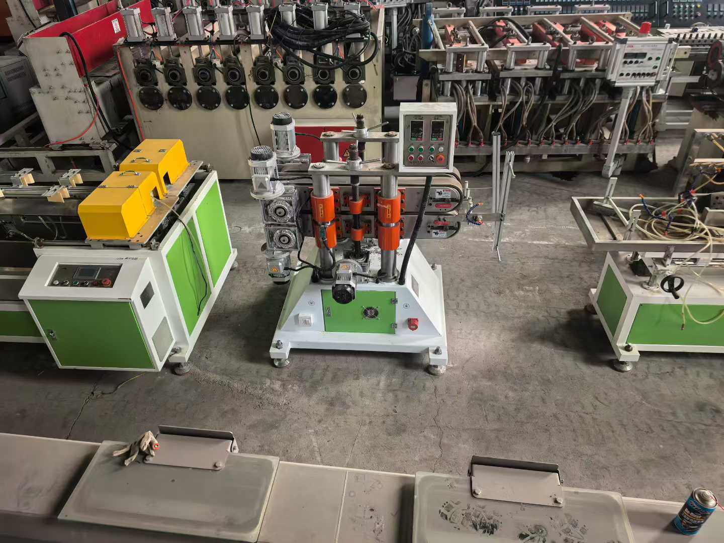 55-spindle dual-outlet profile production line.