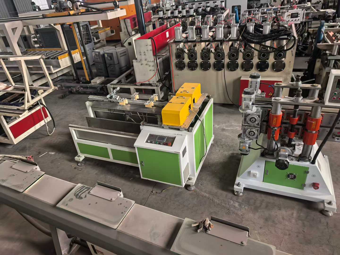 55-spindle dual-outlet profile production line.