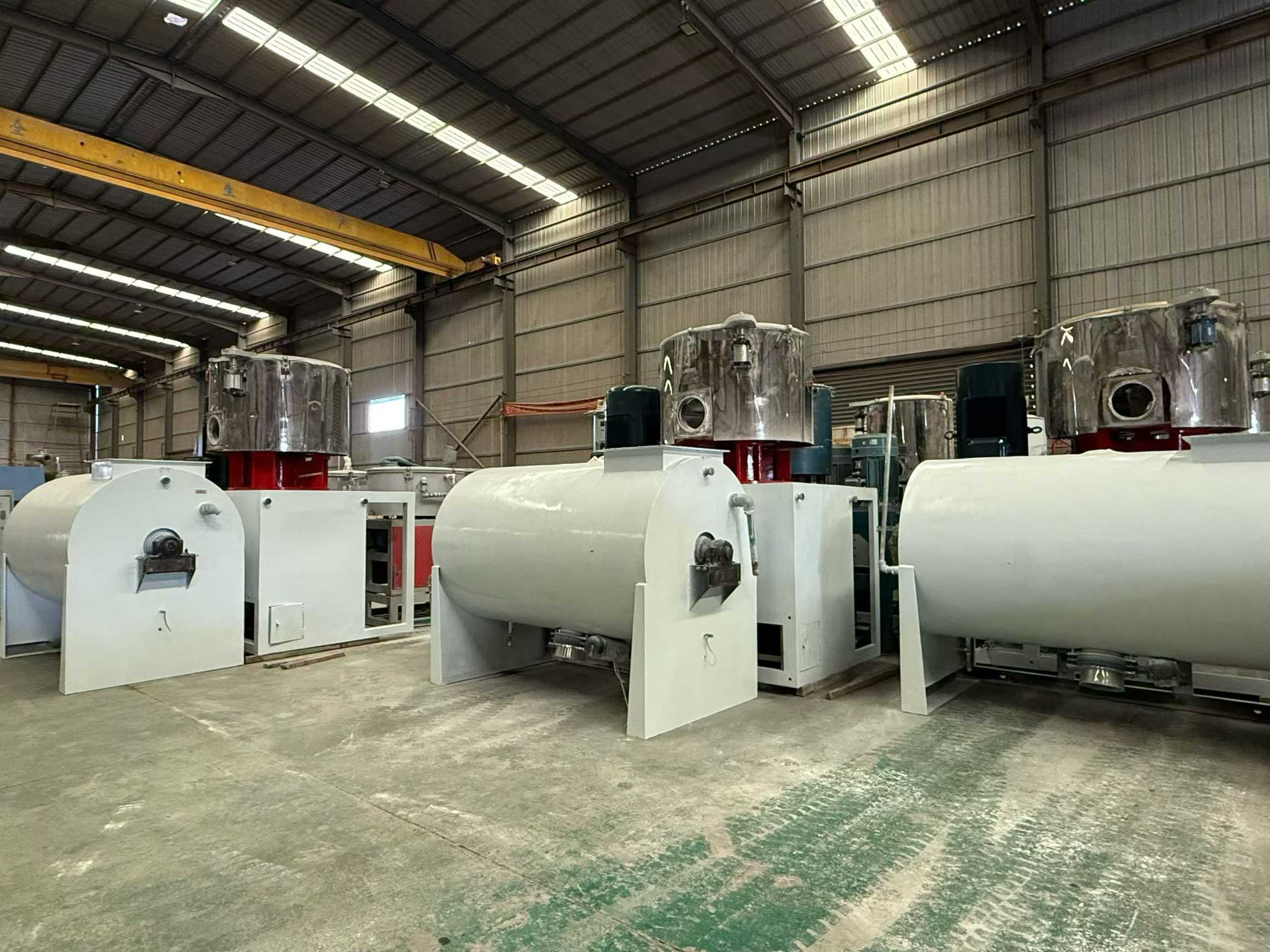 Three sets of 1000/3000 blending machines.