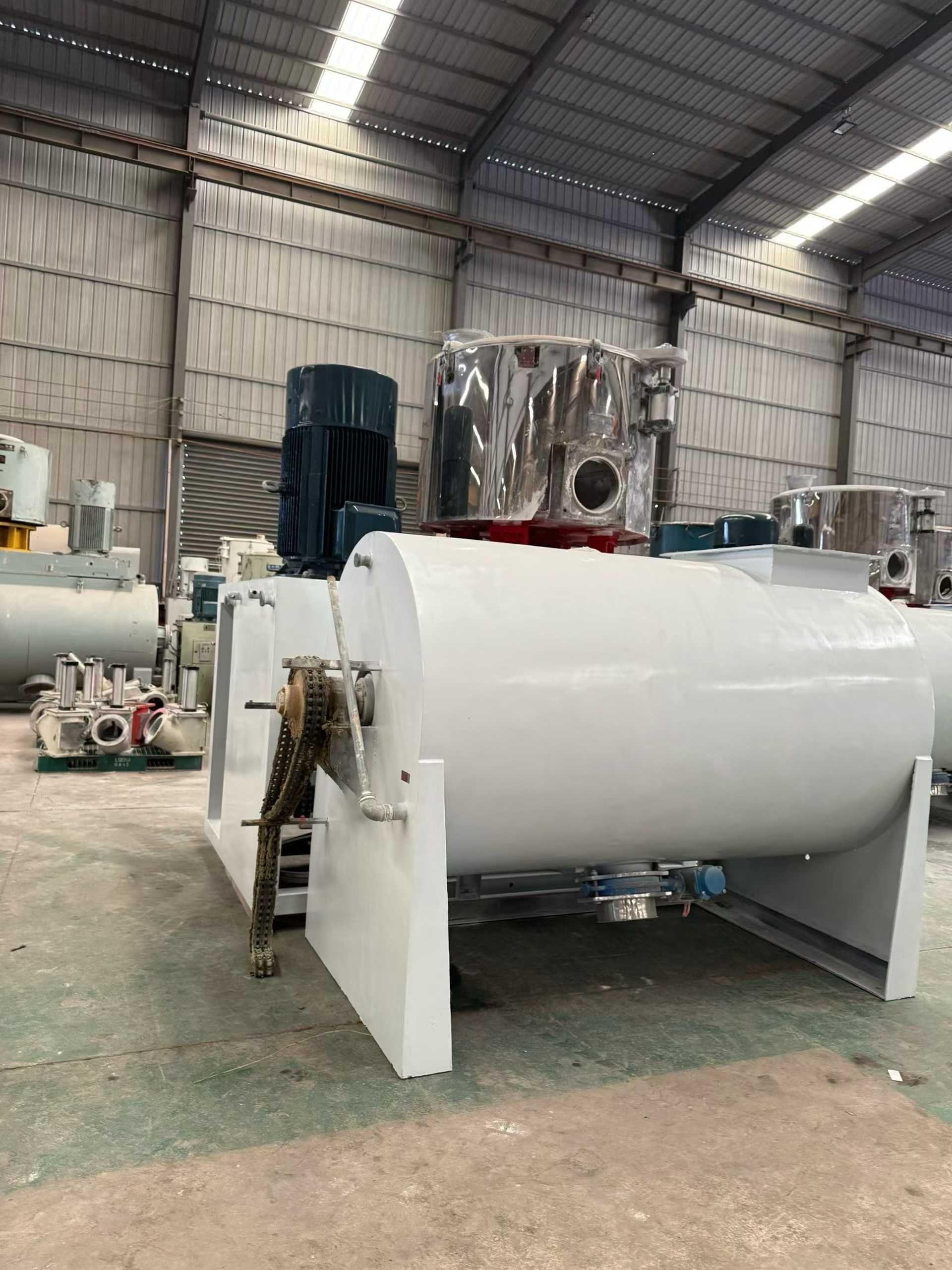 Three sets of 1000/3000 blending machines.