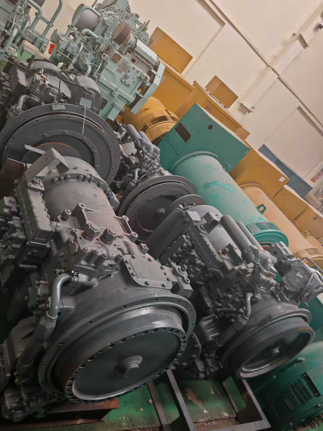 Four American Allison 9820 transmission units, all thoroughly inspected and found to be in good working condition. There are only four units: 9823.