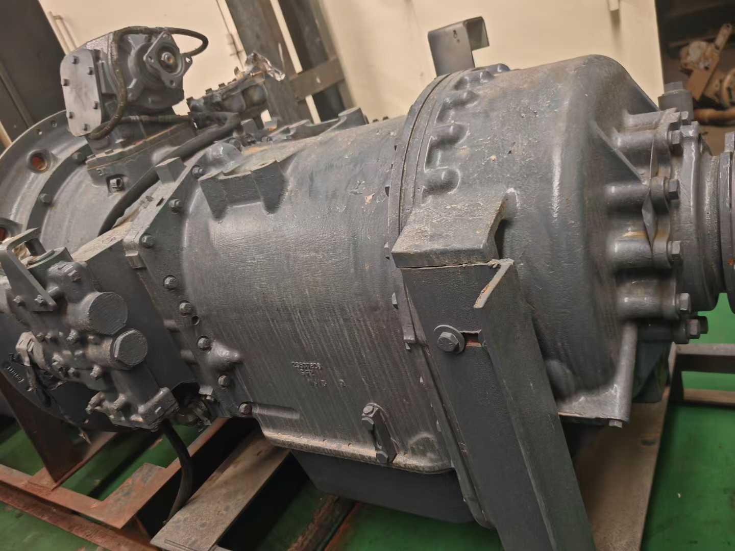 Four American Allison 9820 transmission units, all thoroughly inspected and found to be in good working condition. There are only four units: 9823.
