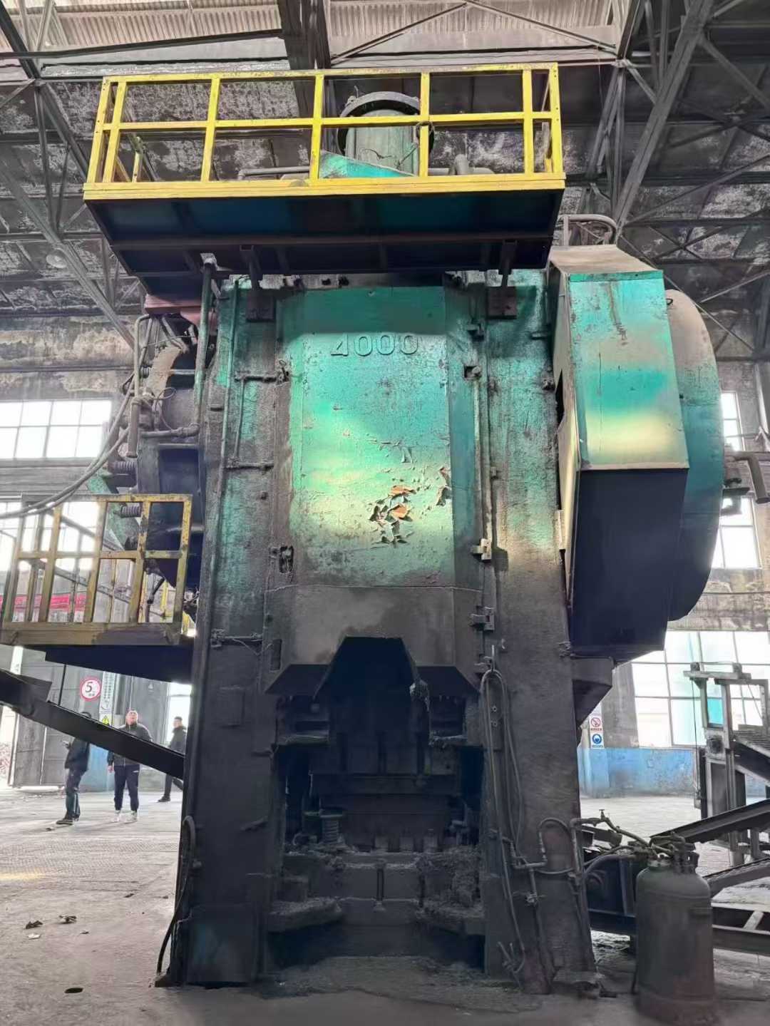4,000 tons of Russian hot-plate forging.
