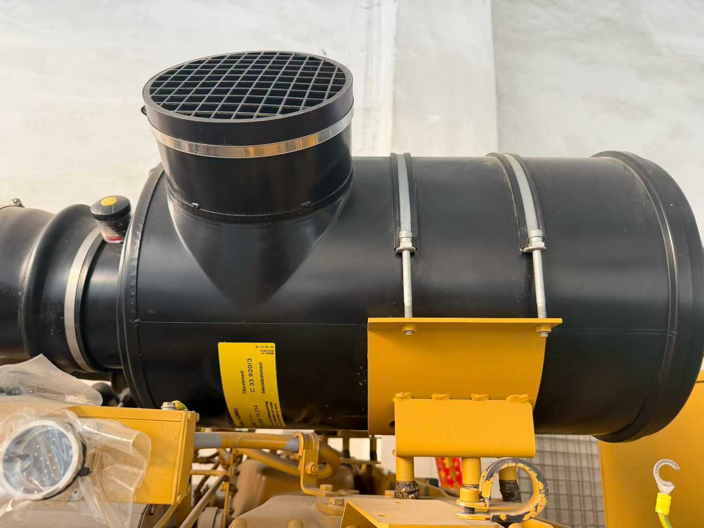 Brand new, never used. American Caterpillar CAT CG170-12 type 1200kW natural gas generator set, 50 Hz, 10500V. Brand new quality, second-hand price.