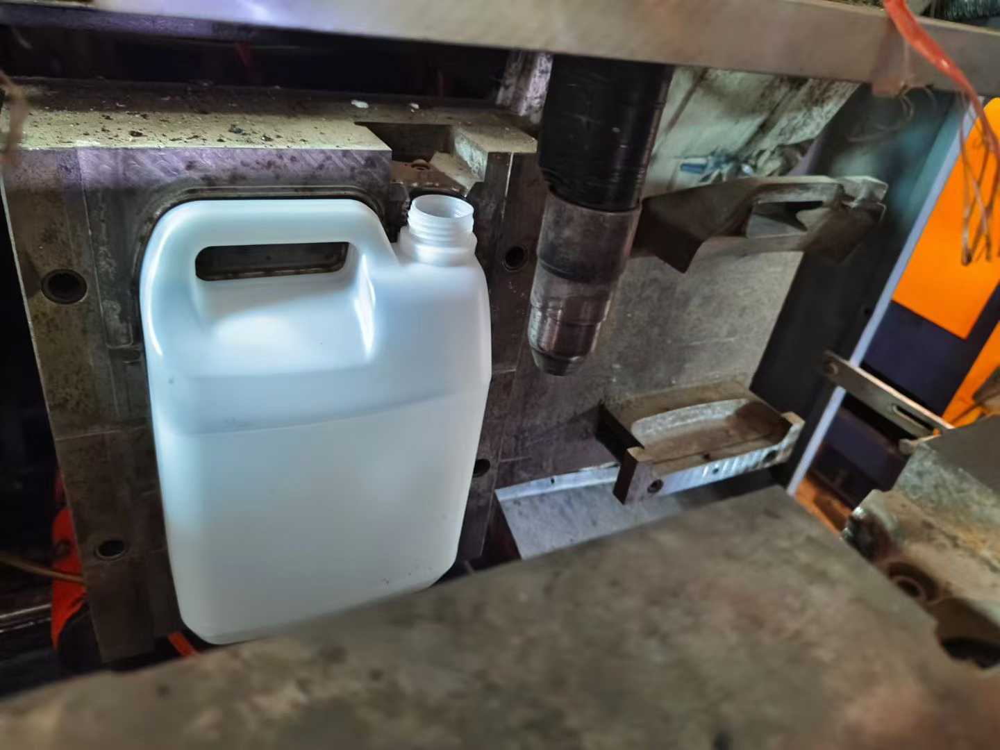 Blow molding machine.