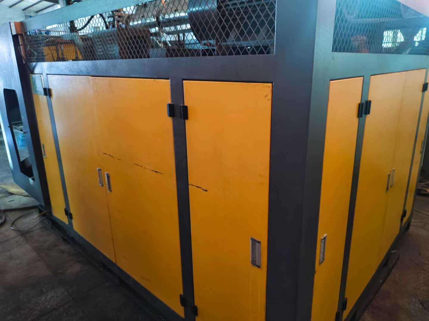 Blow molding machine.