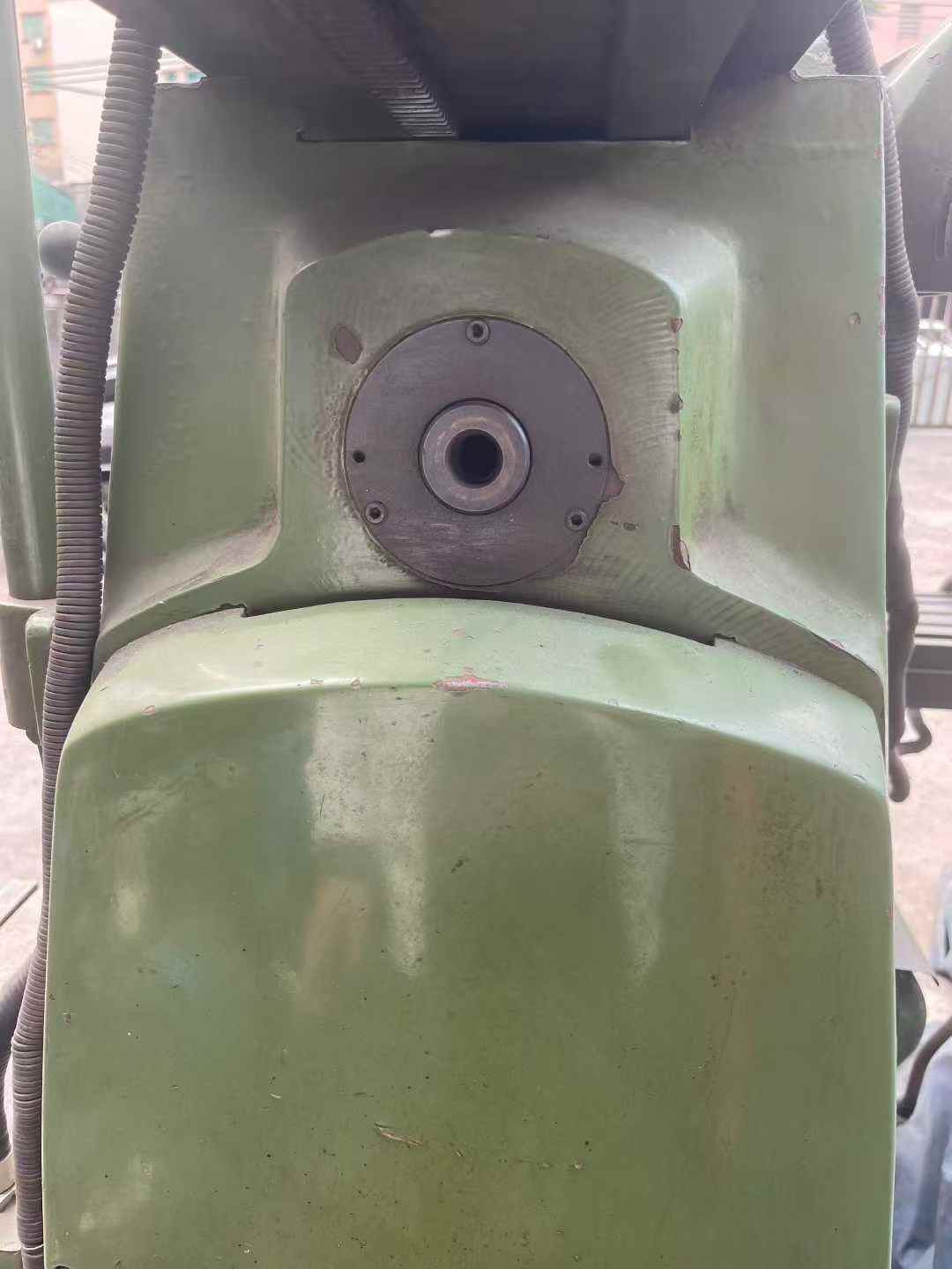 Taiwanese universal milling machine.