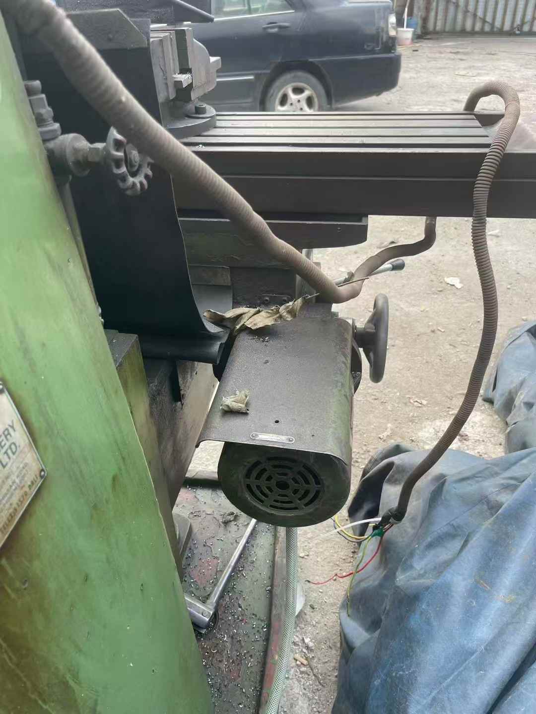 Taiwanese universal milling machine.