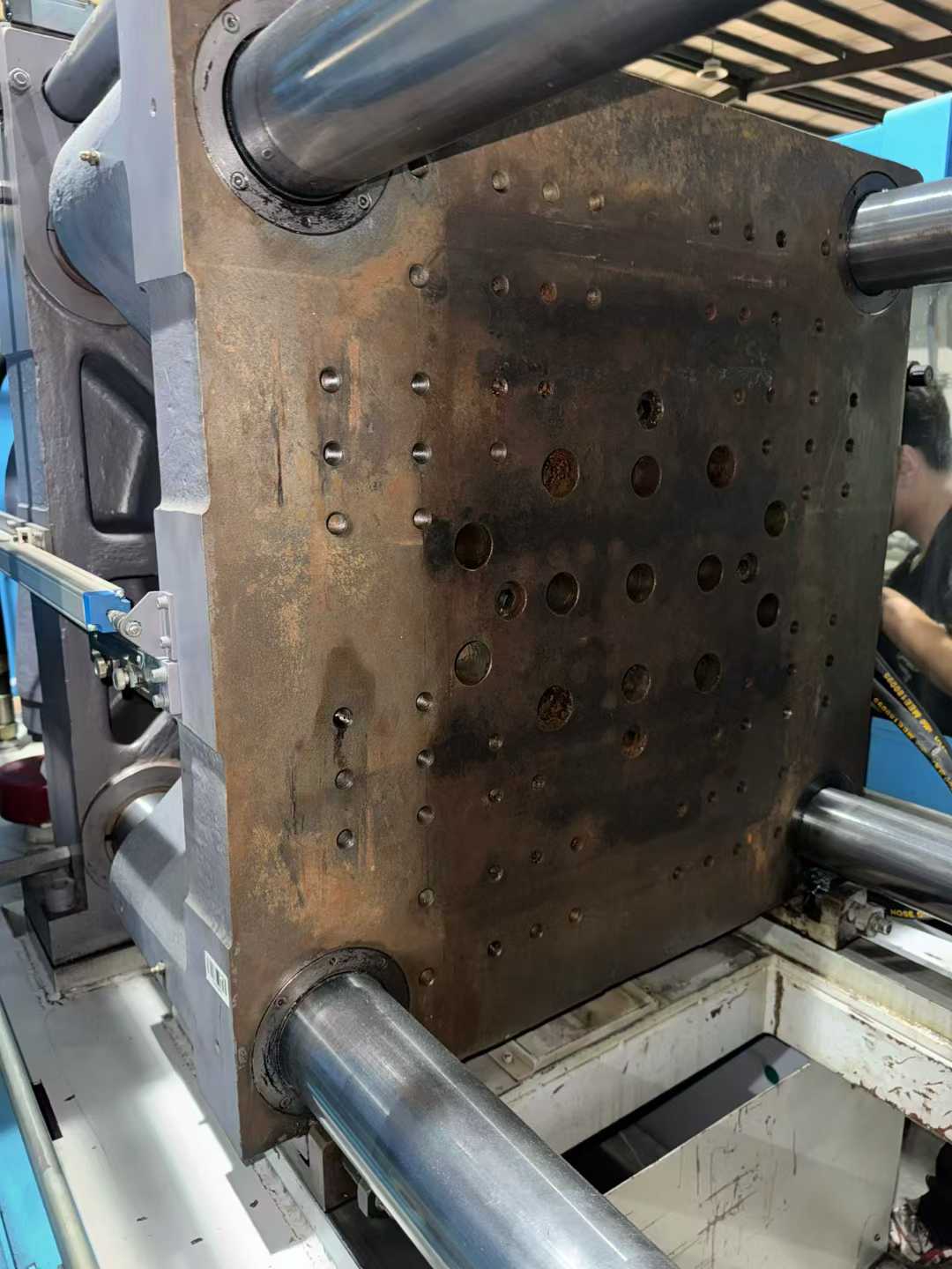 Elida 160-200-240-280T direct-acting cylinder, servo injection molding machine, multiple units.