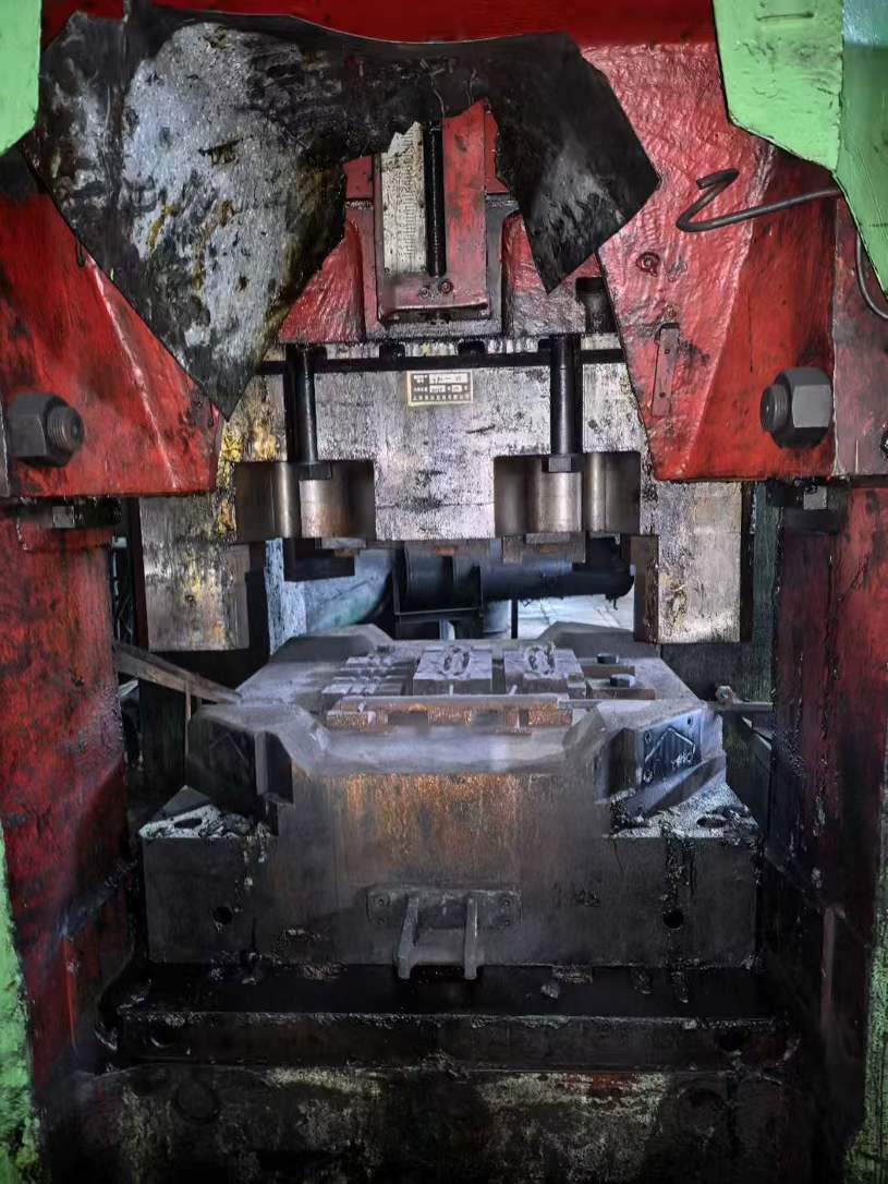 2,500 tons of China Second Heavy Industry’s hot die forging! Minimize usage.