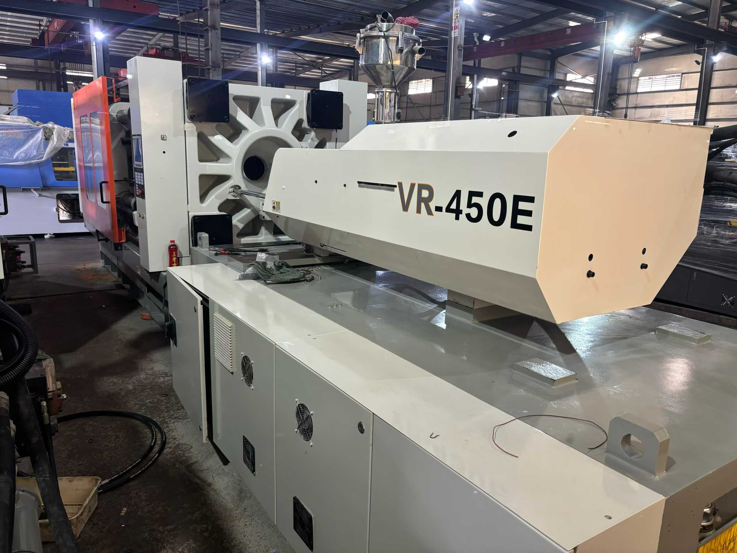 Taichung 350T. 450T each, two units. Huichuan servo.