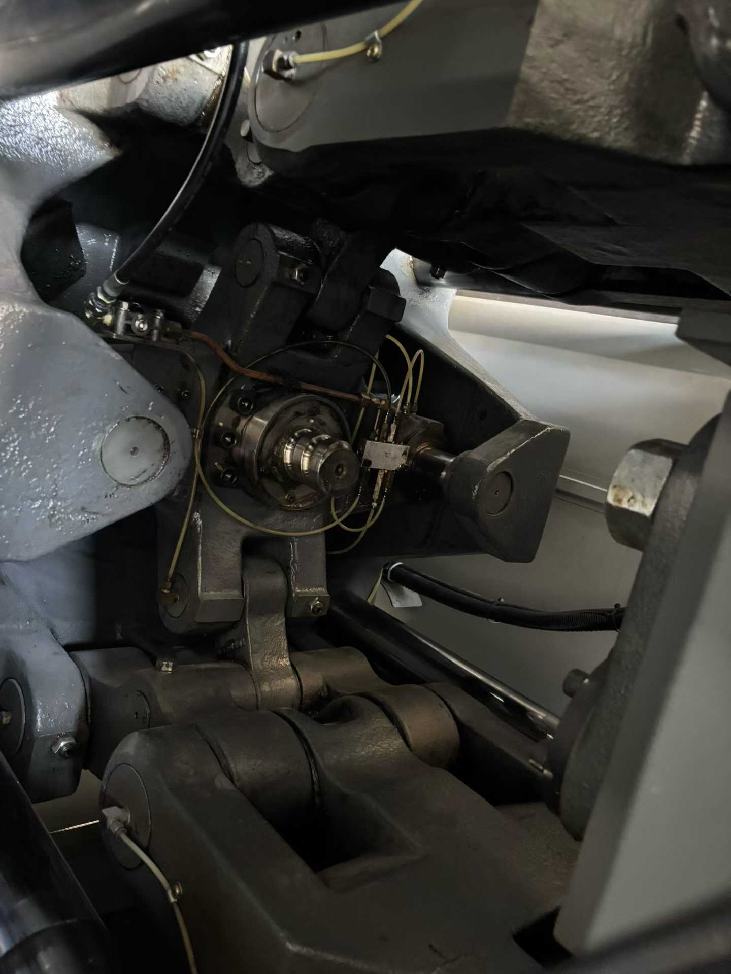 Nippon Steel 180 AD units. Screw diameter 30 to 32.