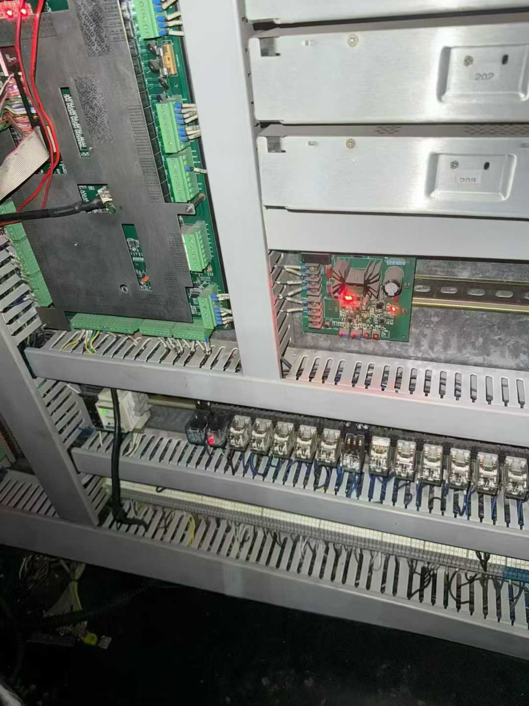 Zhenxiong SM2200-ton original servo system.