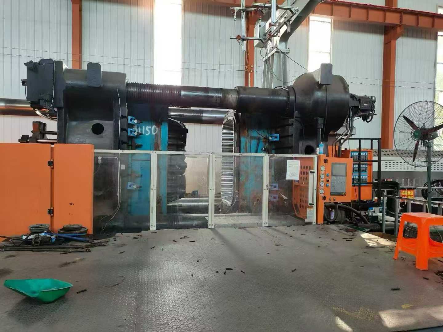 Zhenxiong 3600-ton machine, very little usage, 80 kg of adhesive quantity.